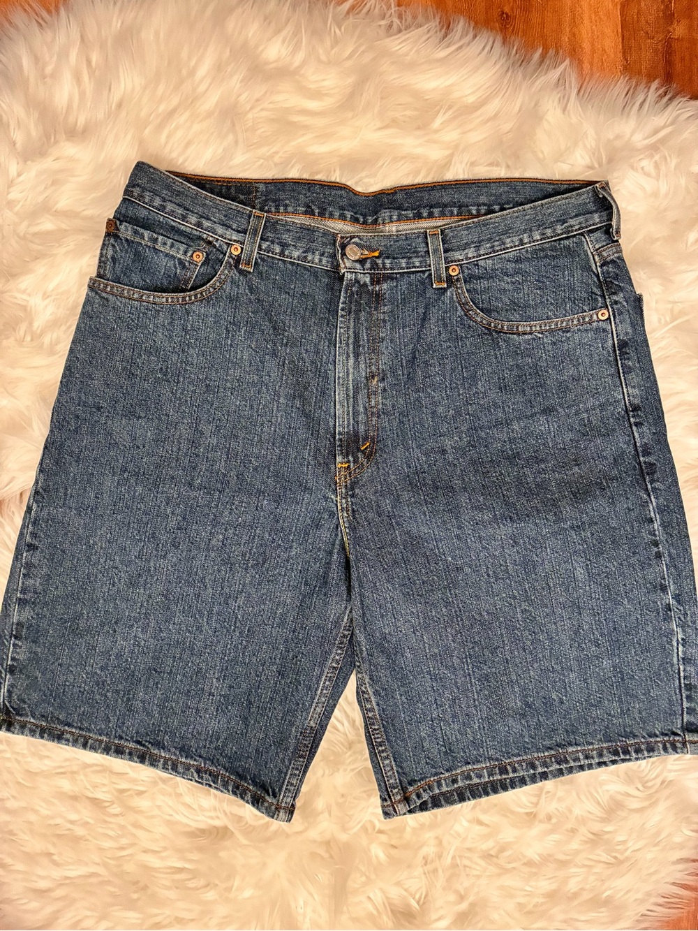Levi’s 550 Sz 36 Relaxed Fit Mens Jean Shorts